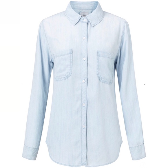 Rails Tops - Rails light wash chambray button down shirt - sz M